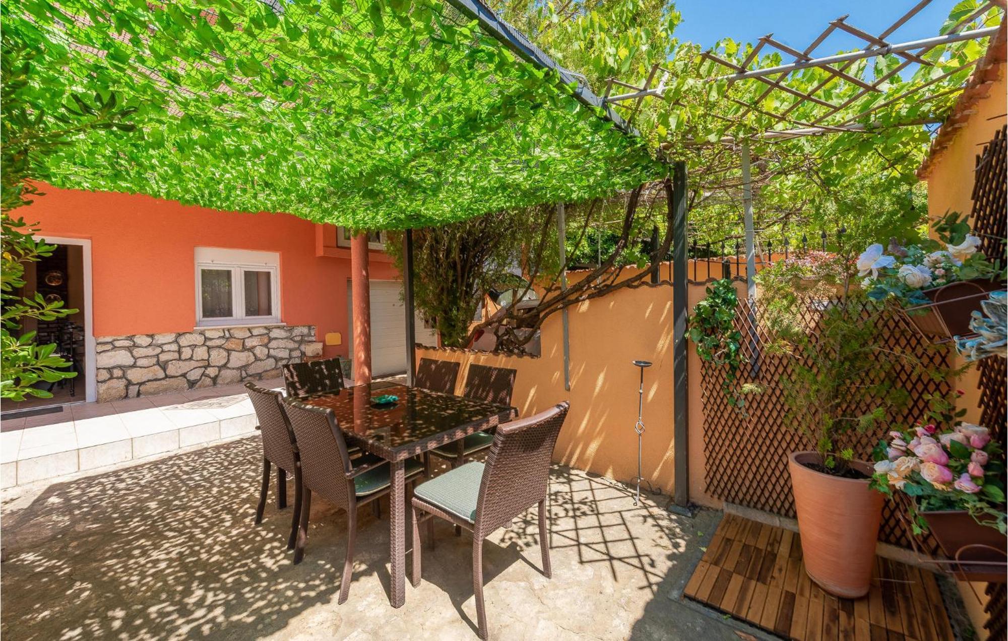 Cozy Home In Vrsi With Wifi Екстериор снимка